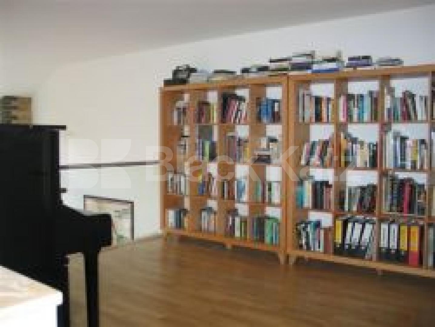 			MUST BE SEEN!, 2 Bedroom, 1 bath, 1 reception Apartment			 Hanway Place, SOHO